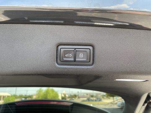 Used 2025 Audi Q5 Premium AWD/4WD image 12