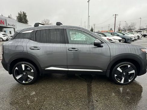 New 2025 Nissan Kicks SR w/ Illumination Package image 3