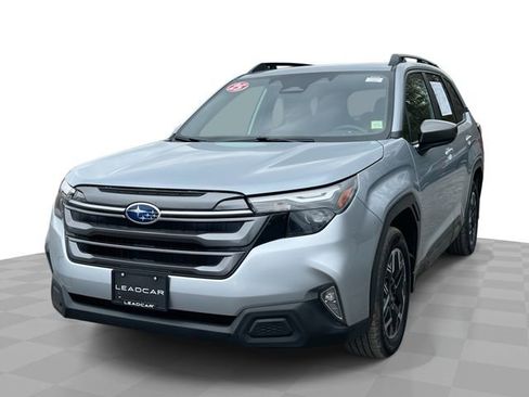 Used 2025 Subaru Forester Premium AWD/4WD image 1
