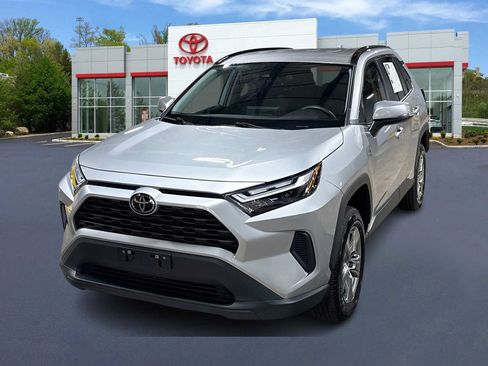 Used 2025 Toyota RAV4 XLE AWD/4WD image 1