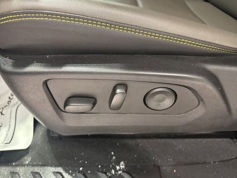 Certified 2023 Chevrolet Colorado ZR2 w/ ZR2 Convenience Package III image 16