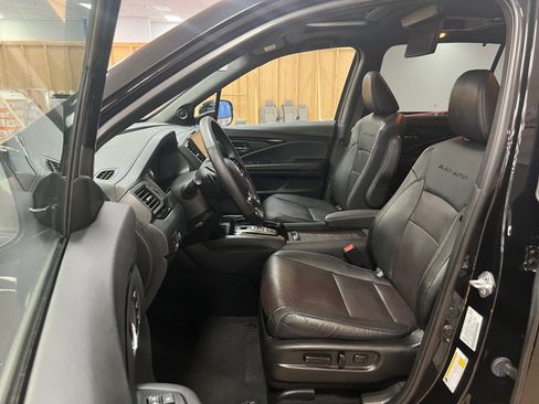 Certified 2021 Honda Pilot Black Edition image 30