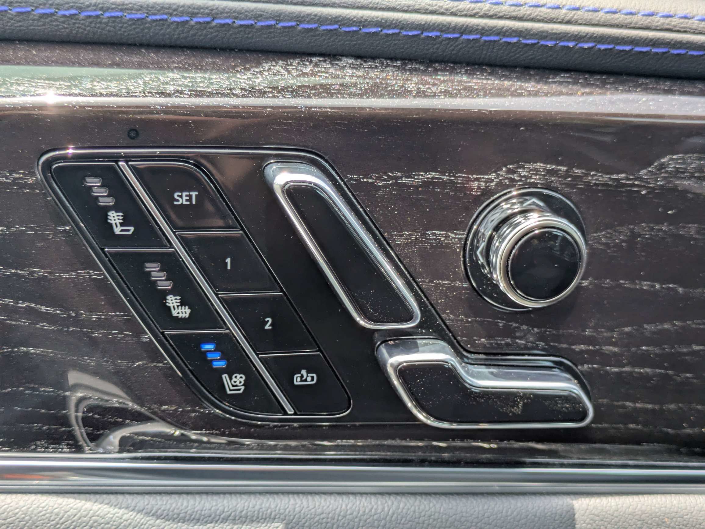 New 2026 Cadillac Escalade IQ Luxury 1 AWD/4WD image 14