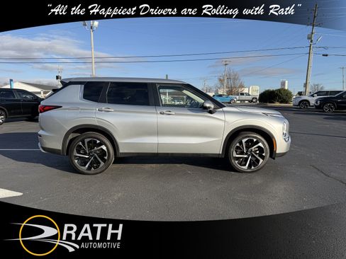 Used 2024 Mitsubishi Outlander SE image 10