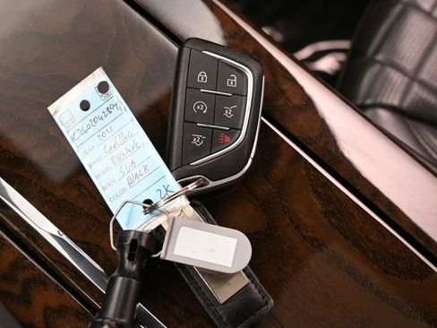 Used 2021 Cadillac Escalade ESV Sport Platinum image 22