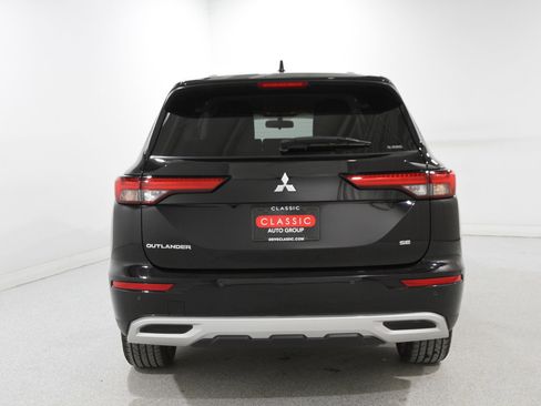 Used 2022 Mitsubishi Outlander SE image 21