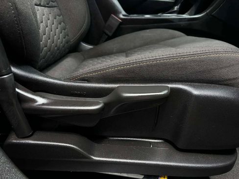 Used 2019 Chevrolet Equinox LT w/ Driver Convenience Package image 12