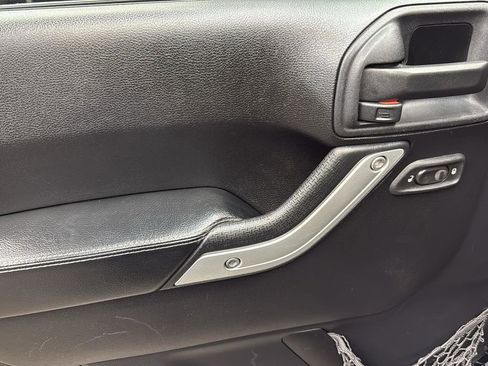 Used 2014 Jeep Wrangler Sport image 12