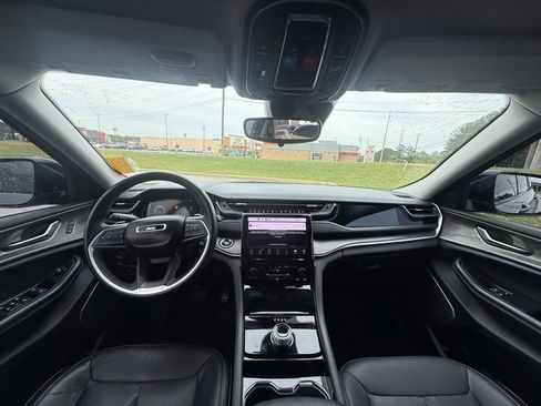 Used 2022 Jeep Grand Cherokee Limited RWD image 14