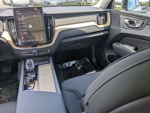 New 2026 Volvo XC60 B5 Core AWD/4WD image 18