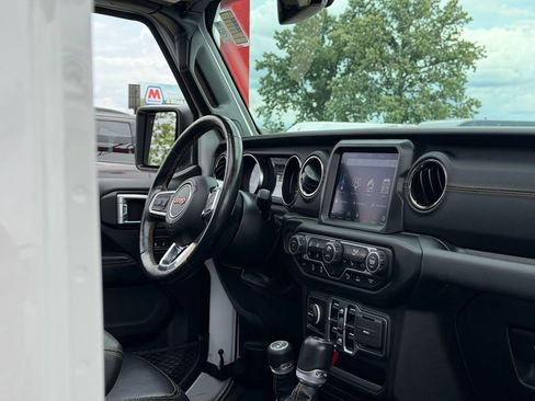 Used 2022 Jeep Wrangler Unlimited Sahara AWD/4WD image 41