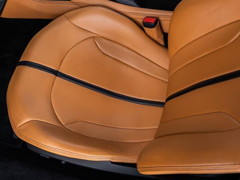 Used 2021 Ferrari F8 Tributo image 34