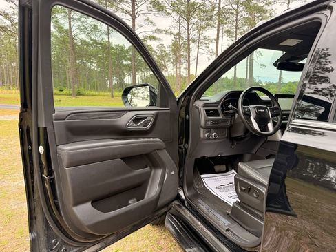 Used 2023 GMC Yukon SLT AWD/4WD image 11