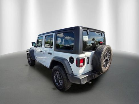 Used 2025 Jeep Wrangler Unlimited Sport AWD/4WD image 2