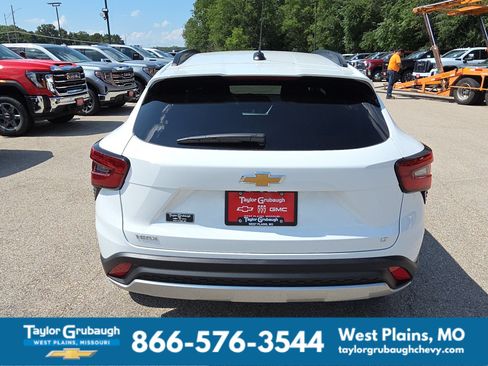 New 2026 Chevrolet Trax LT FWD image 7