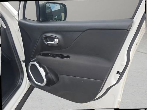 Used 2021 Jeep Renegade Sport w/ Sport Appearance Group FWD image 20