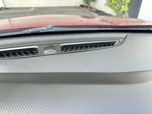 Used 2025 Chevrolet Trax LT image 18