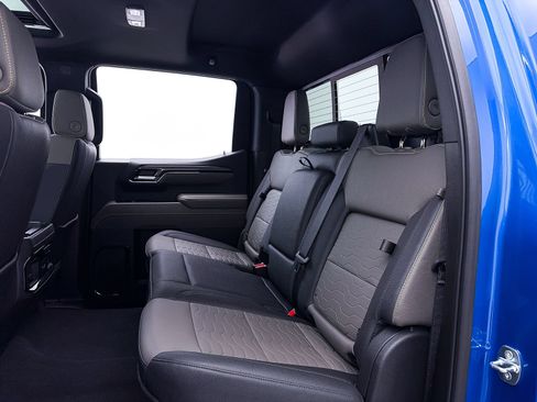 Used 2023 Chevrolet Silverado 1500 ZR2 w/ Technology Package AWD/4WD image 40