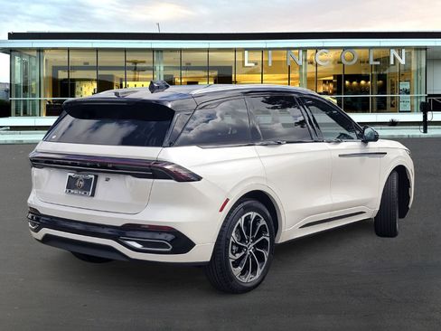 New 2026 Lincoln Nautilus Reserve AWD/4WD image 4