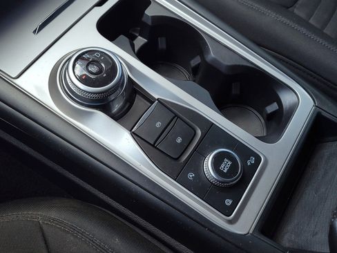 Used 2020 Ford Explorer XLT w/ Comfort Package image 18