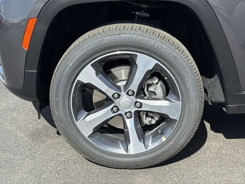 New 2026 Jeep Grand Cherokee L Limited AWD/4WD image 10