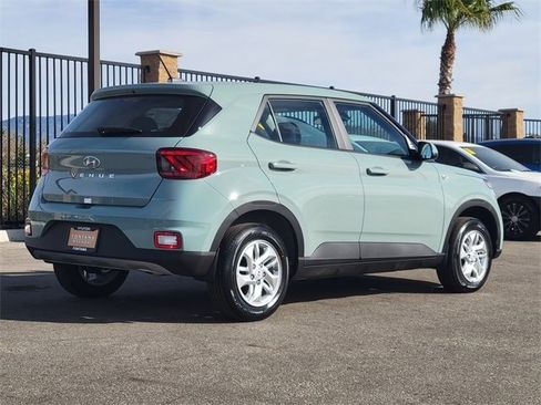 New 2026 Hyundai Venue SE image 2