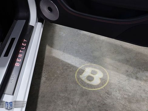 Used 2020 Bentley Continental GT V8 image 12
