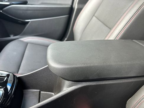 Used 2025 Chevrolet Trax RS w/ Driver Confidence Package image 32