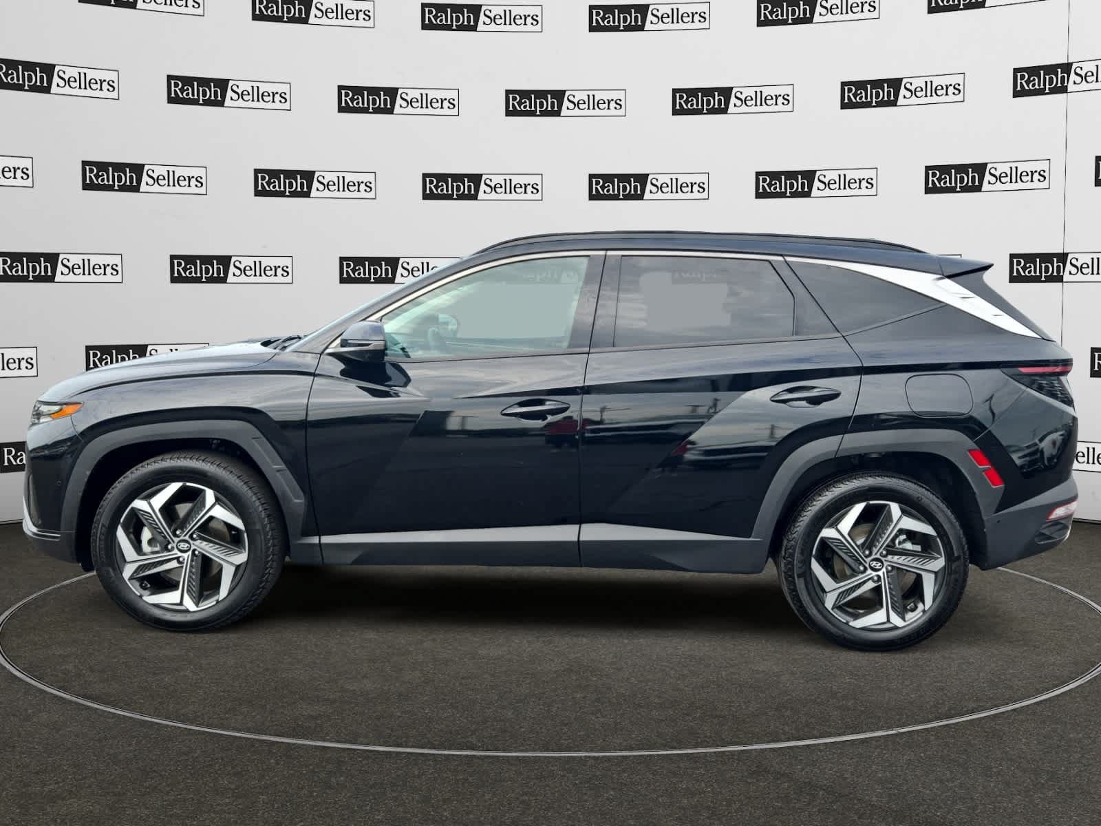 Used 2022 Hyundai Tucson Limited w/ Cargo Package AWD/4WD image 3