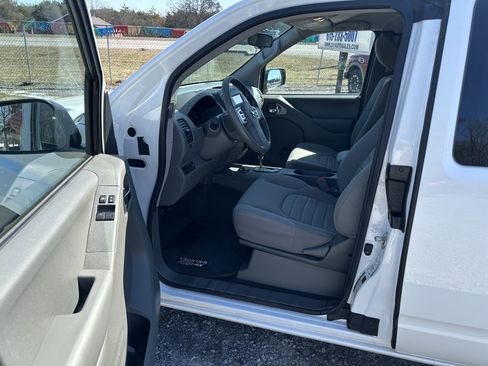 Used 2020 Nissan Frontier S image 13