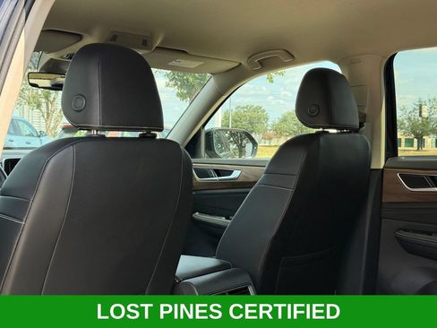 Used 2025 Volkswagen Atlas SE FWD image 17