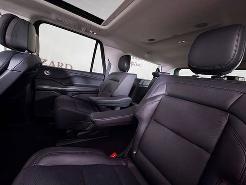 New 2025 Lincoln Navigator L Reserve AWD/4WD image 26