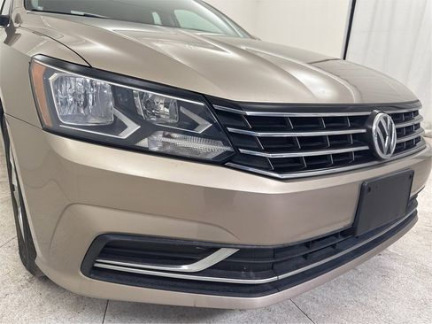 Used 2016 Volkswagen Passat 1.8T S image 11