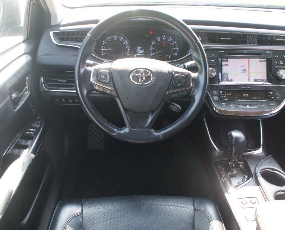 Used 2016 Toyota Avalon Limited FWD image 5