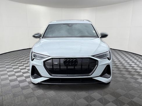 Used 2022 Audi e-tron Chronos AWD/4WD image 2