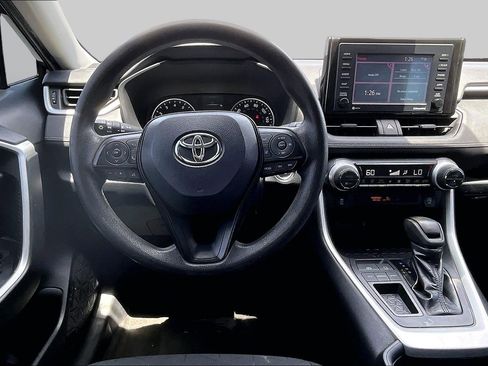 Used 2021 Toyota RAV4 XLE FWD image 5