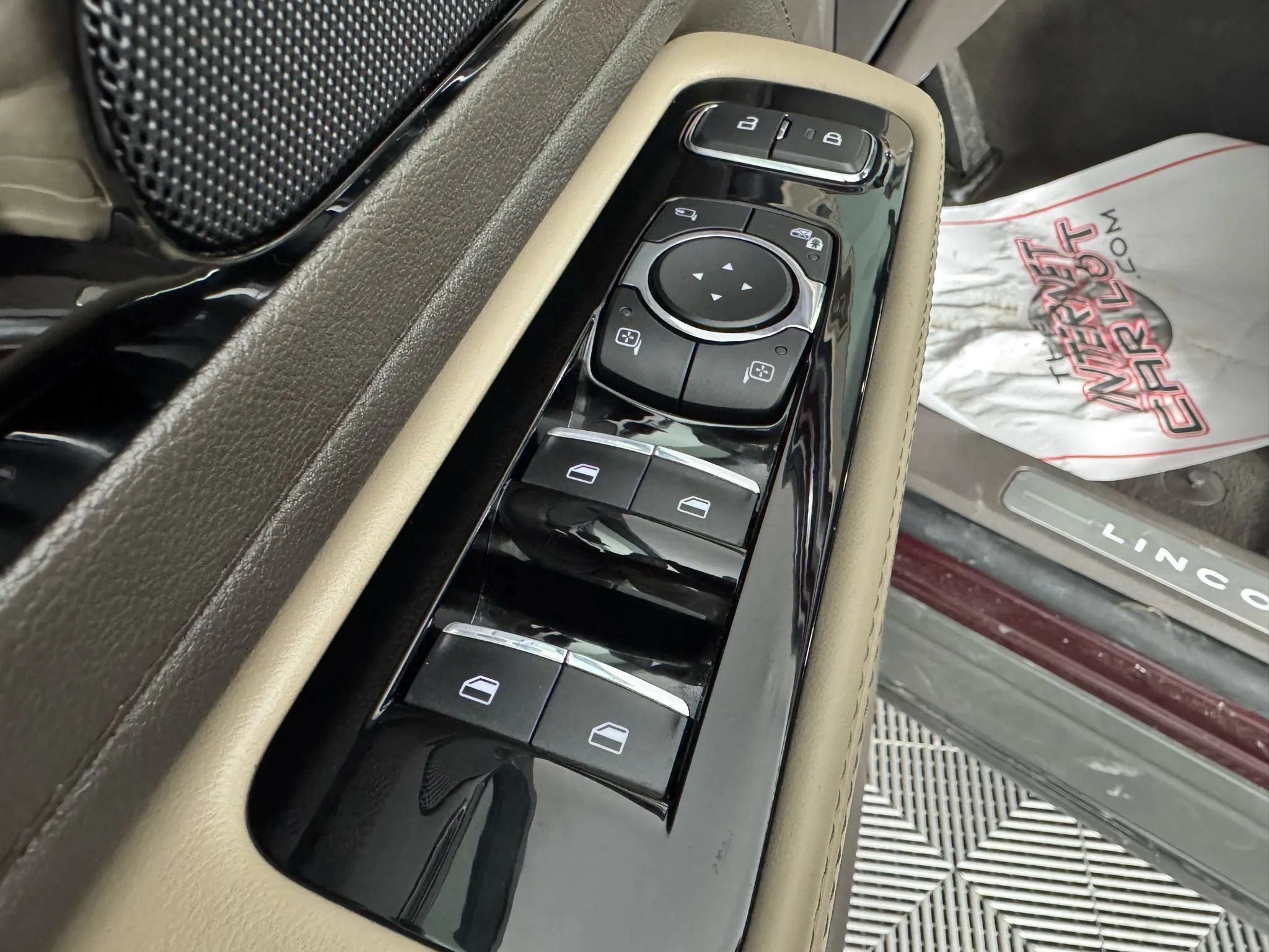 Used 2022 Lincoln Aviator Reserve w/ Elements Package Plus AWD/4WD image 45