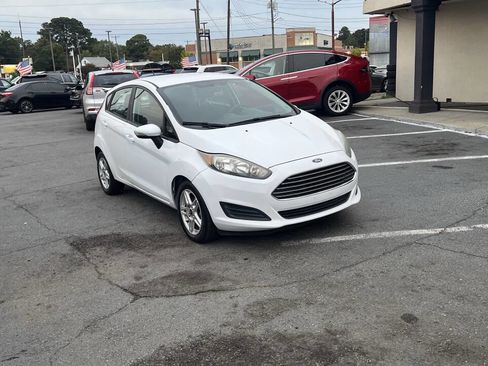 Used 2018 Ford Fiesta SE image 3
