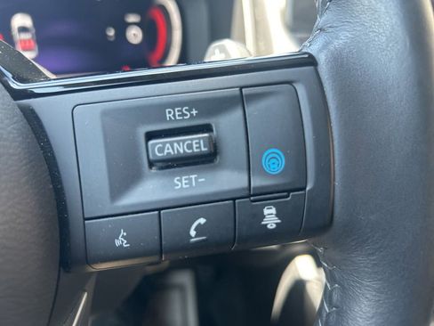 Used 2024 Nissan Rogue SL AWD/4WD image 20
