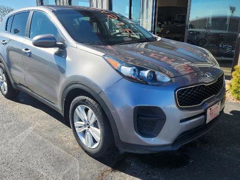 Used 2019 Kia Sportage LX image 2