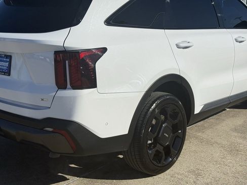 Used 2024 Kia Sorento SX image 11