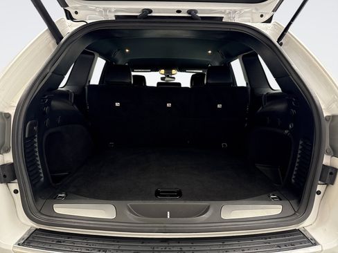 Used 2019 Jeep Grand Cherokee Limited AWD/4WD image 19