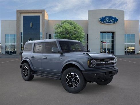 New 2025 Ford Bronco Outer Banks image 7