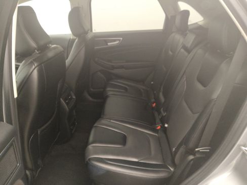 Used 2022 Ford Edge Titanium w/ Equipment Group 301A AWD/4WD image 18