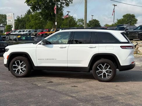Used 2025 Jeep Grand Cherokee Limited AWD/4WD image 8