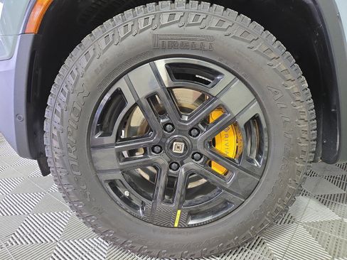 Used 2022 Rivian R1S Launch Edition AWD/4WD image 9
