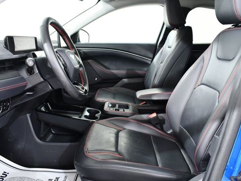 Used 2025 Ford Mustang Mach-E Premium w/ Sport Appearance Package image 6