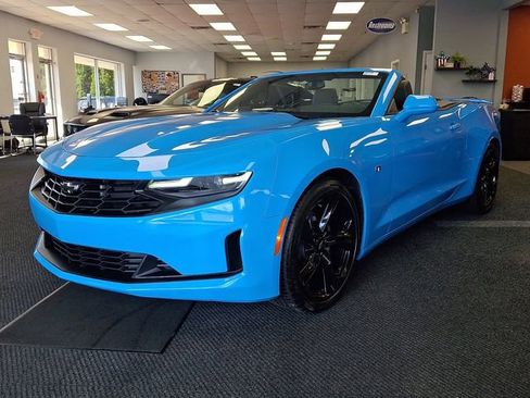 Used 2022 Chevrolet Camaro LT w/ Technology Package RWD image 3