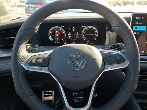 New 2026 Volkswagen Tiguan SE R-Line image 14