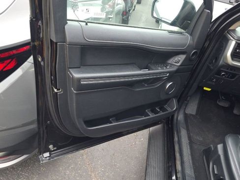 Used 2024 Ford Expedition XLT RWD image 8